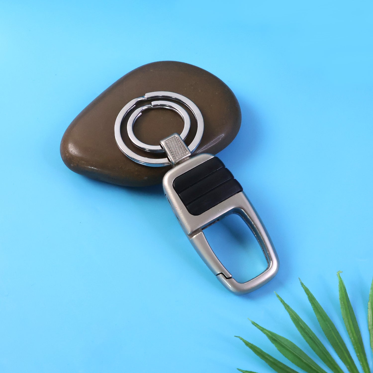 Premium Metal Key Holder with Carabiner Clip (1 Pc)