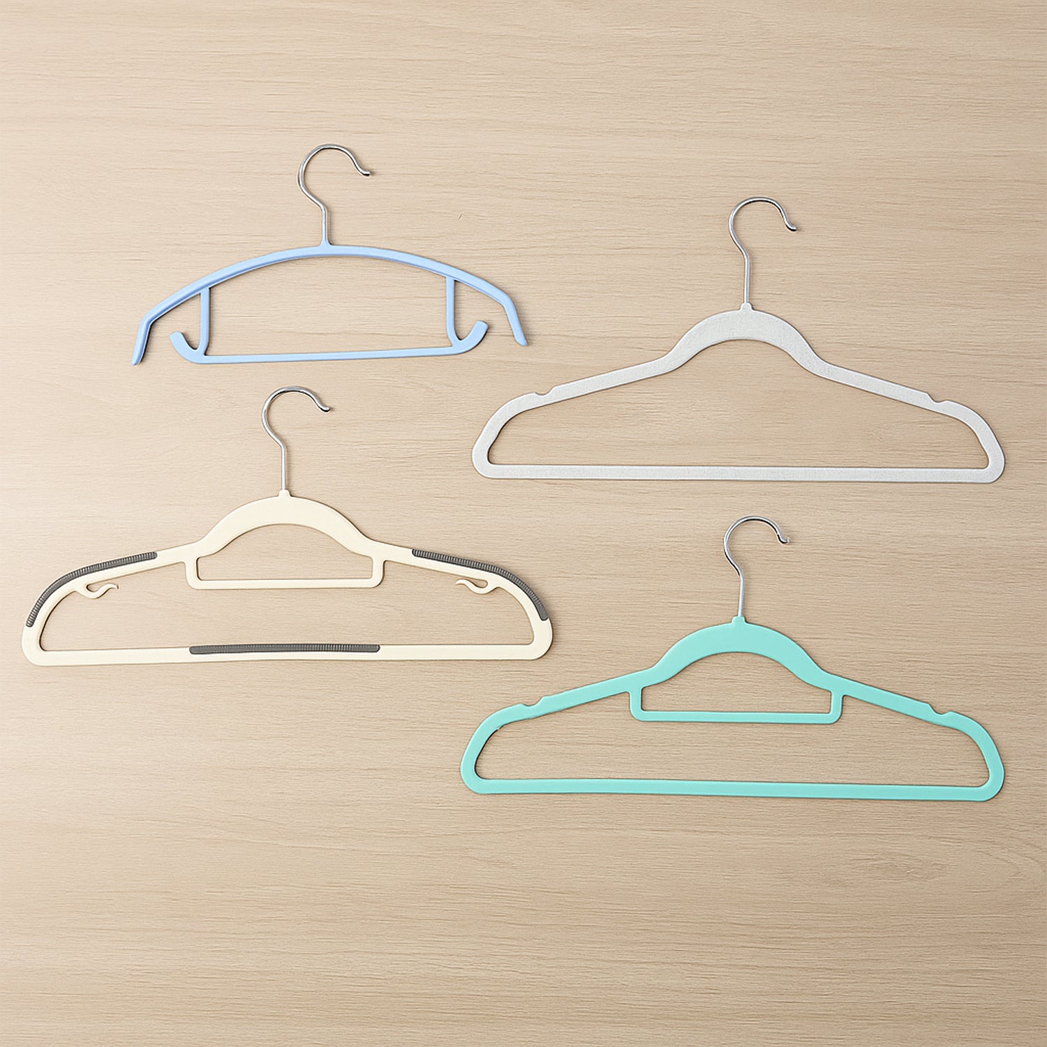 Premium Mix Design Non-Slip Clothes Hanger (Mix Design / 1 Pc)
