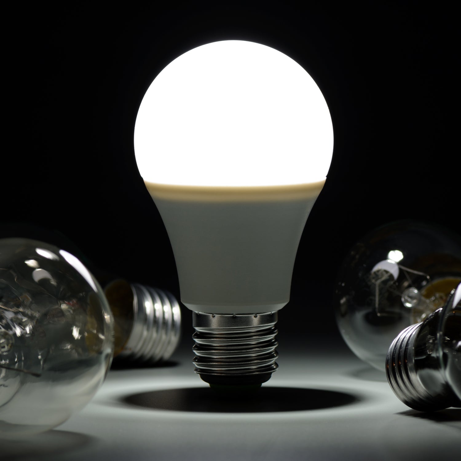 Emergency Led Bulb 5w Rechargeable Emergency Led Bulb For Indoor & Outdoor 1pc