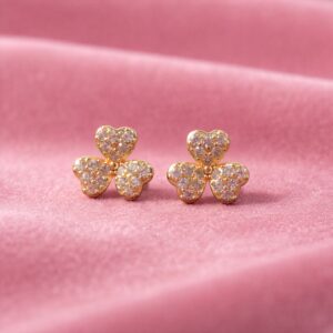Elegant Clover Flower Design Stud Earrings for Women – Gold Tone Sparkling Floral Earrings