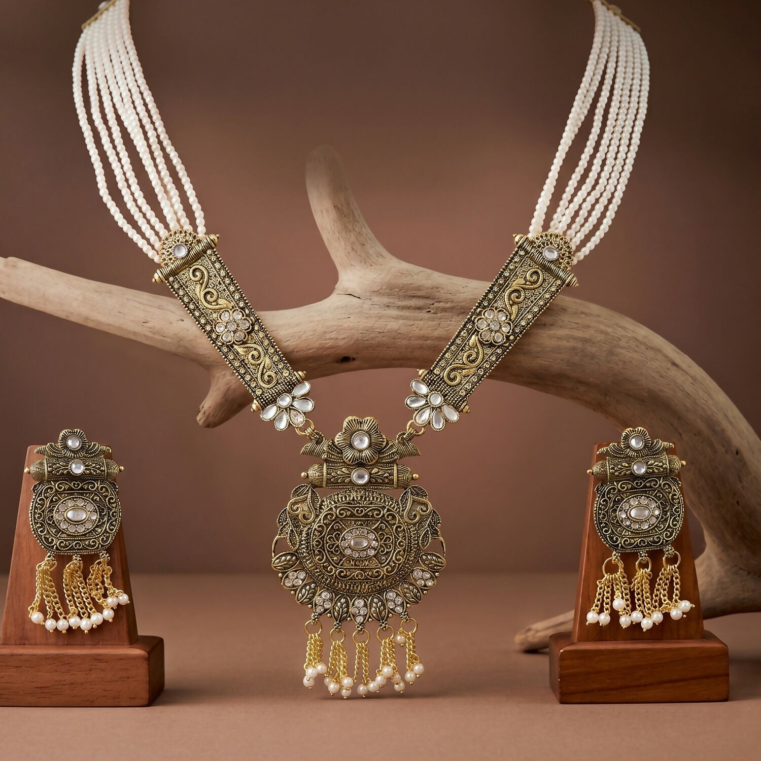 Timeless Gold Necklace Set with Pearls and Matching Earrings for Special Occasions