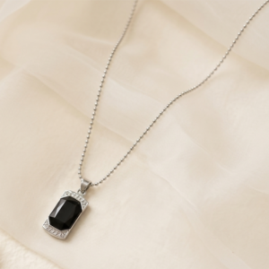 Elegant Black Onyx Pendant Necklace with Crystal Frame Stylish Chain Jewelry