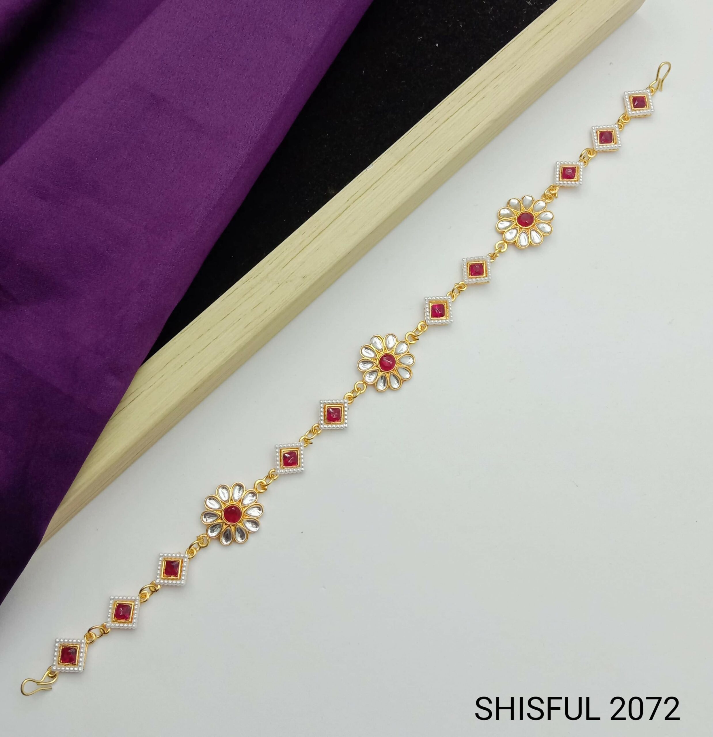 Traditional Gold-Plated Mathapatti with Kundan