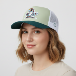Stylish Green Mesh Back Adjustable Cap with Embroidered Frog Patch Breathable Fashion Cap for Men & Women