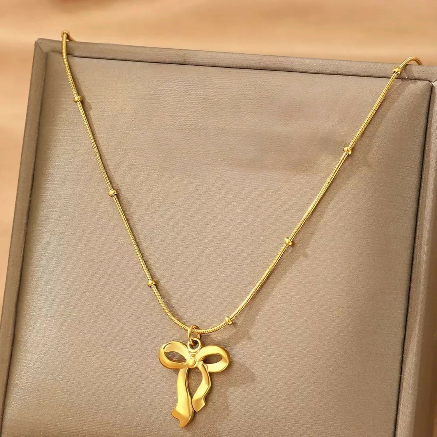 Pendant Necklace for Women | Minimalist Chain Necklace | Stylish Daily Wear Jewelry